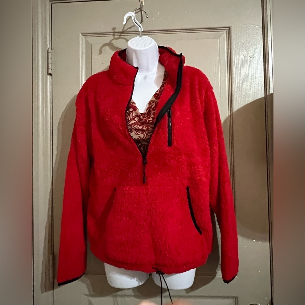 𝅺COPY - PLUSH PULLOVER